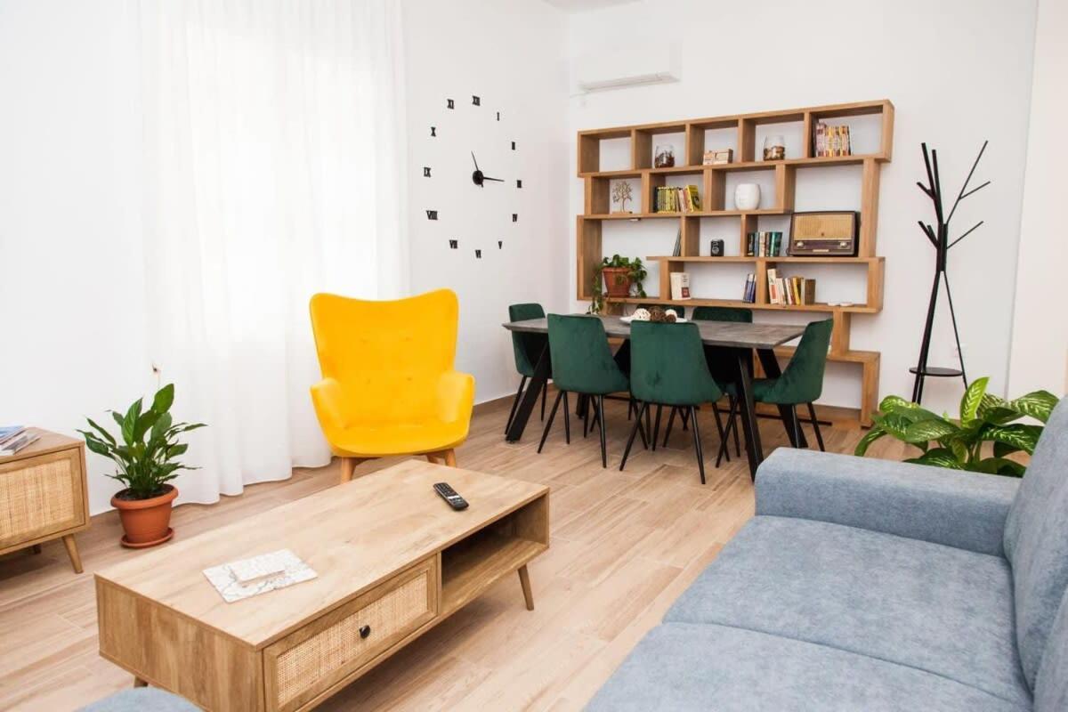Beautiful New Apartment In Petralona Atenas Exterior foto