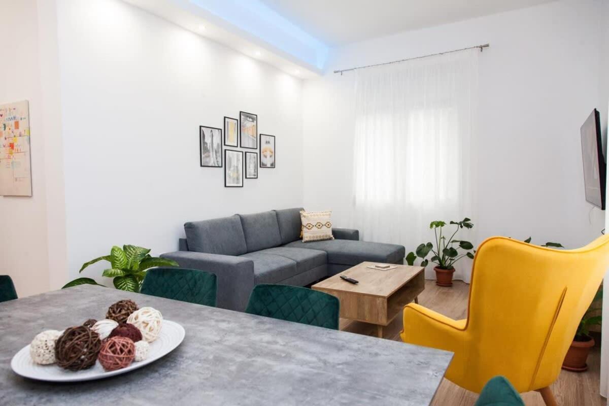 Beautiful New Apartment In Petralona Atenas Exterior foto